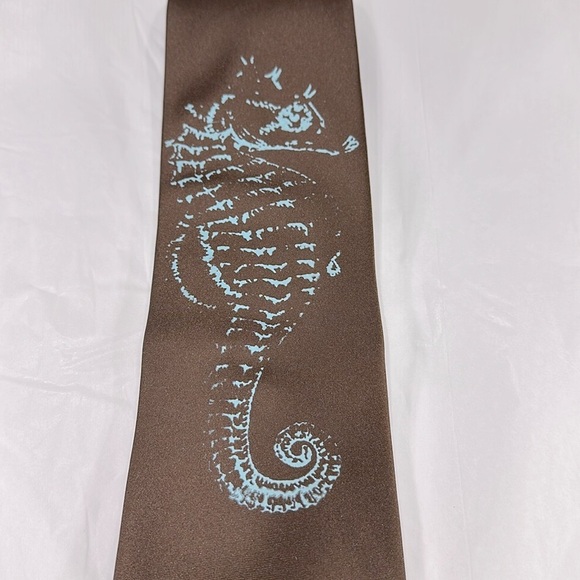 Romario Manzini Collection - Seahorse Print on Brown - Men’s Necktie ⭐️ EUC - Picture 3 of 6